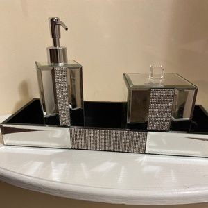 Bella Lux  Rhinestone Mirrored Sparkle Bathroom Set